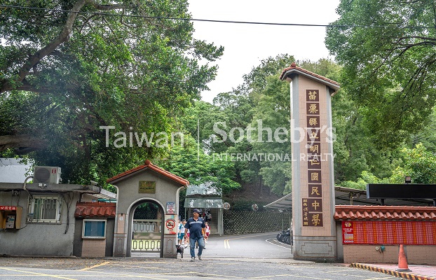 正苗栗市中心明仁國中旁農建地周邊環境